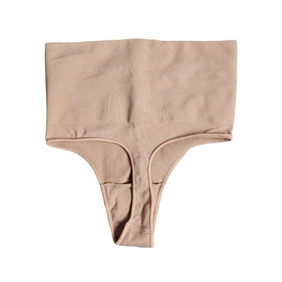 SKIMS Seamless Sculpting Mid Waist Nude Thong Shapewear - Picture 8 of 10